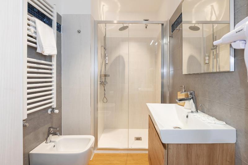 Single Room image 4