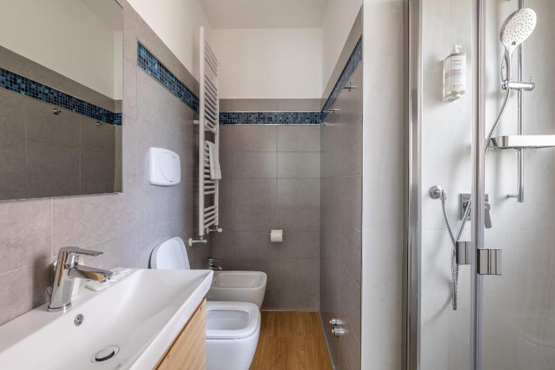 Double Room image 3
