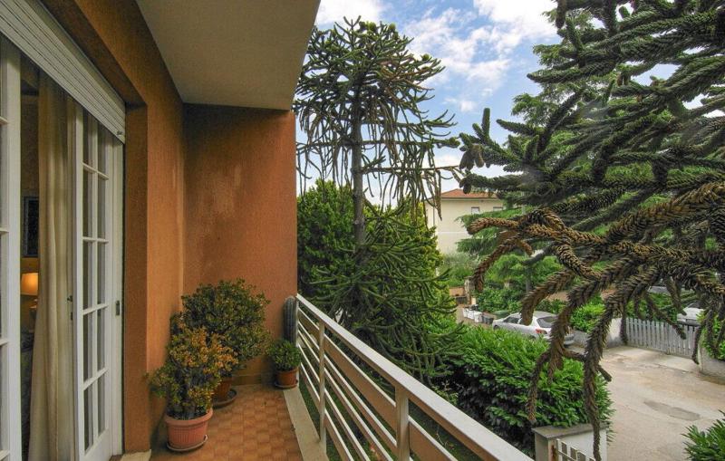Butterfly Apartment In Lucca - image 5