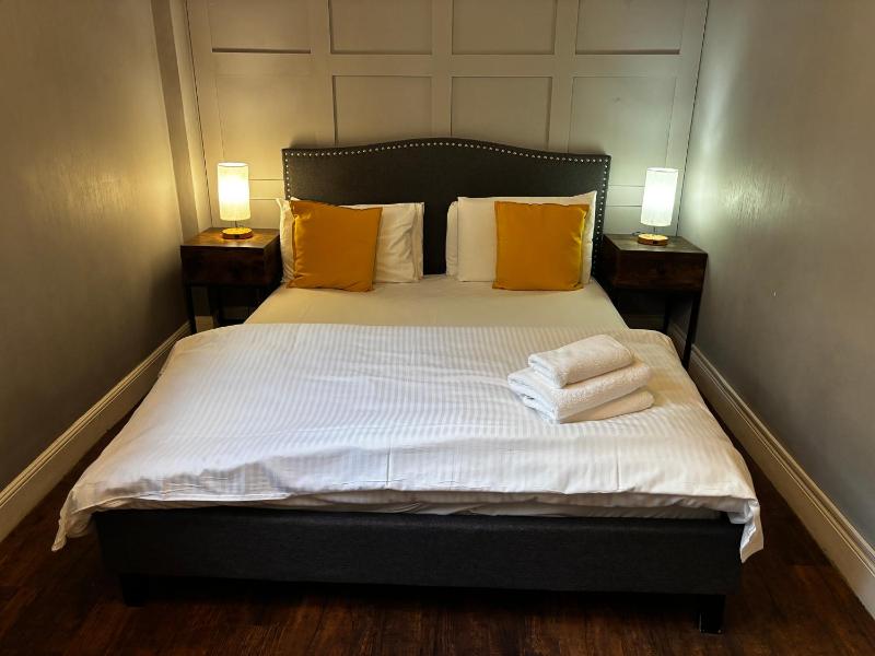 Double Room Ensuite image 1