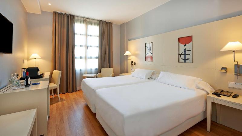 Superior Double or Twin Room image 3