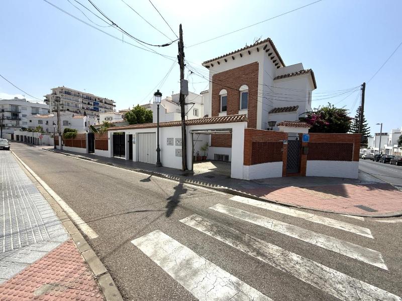 Nerja Paradise Rentals - Villa Verania - image 33