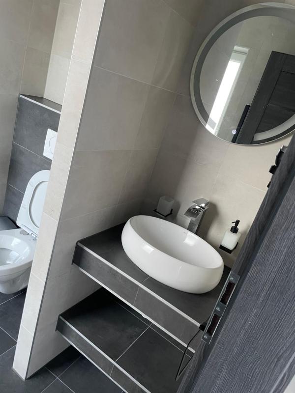 Standard One-Bedroom Apartment image 4