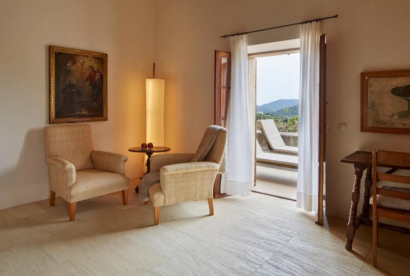 Superior Suite image 2