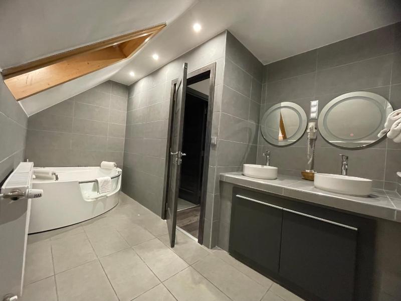 Two-Bedroom Suite image 2