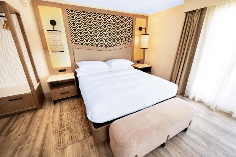 King Room image 4