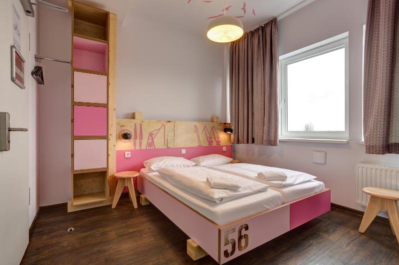 Double Room for Single Use image 4
