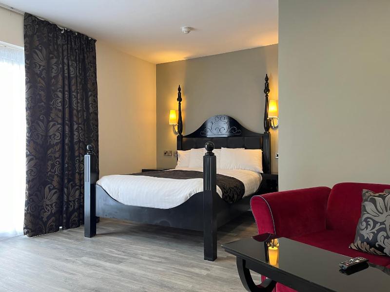 Executive Suite image 3