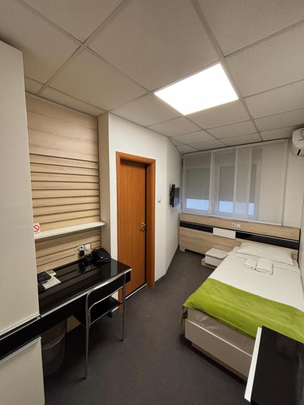 Single Room image 3