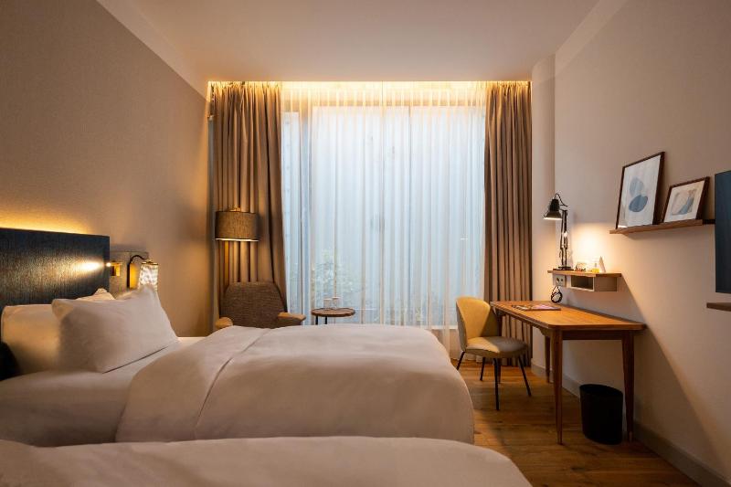 Standard Room image 4