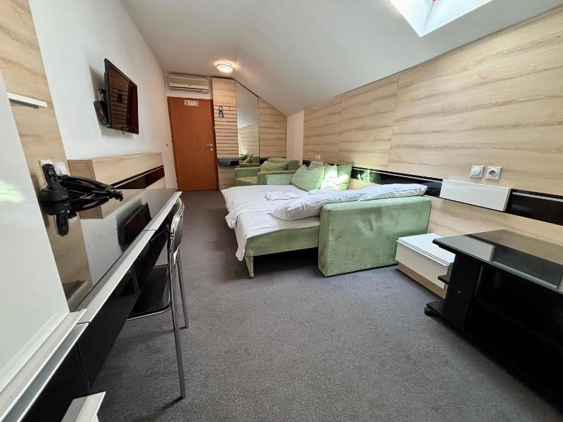 One-Bedroom Apartment image 1
