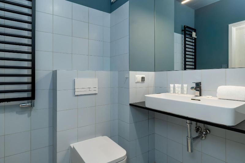 Cosy Apartment Parking & Balcony Close to the Kępa Redłowska by Noclegi Renters - image 17