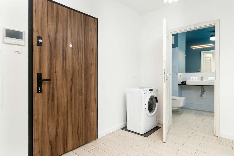 Cosy Apartment Parking & Balcony Close to the Kępa Redłowska by Noclegi Renters - image 34