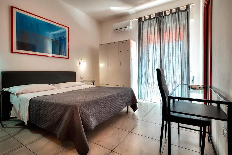 Double or Twin Room image 3