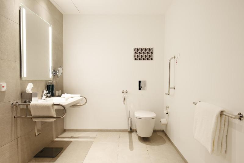 King Room - Mobility Accessible  image 1