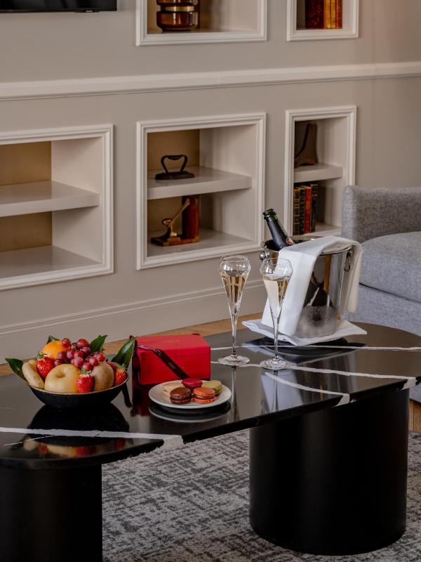 Tour Eiffel Suite image 4