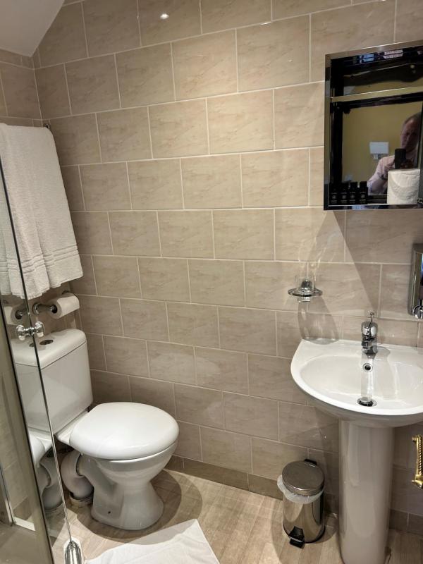 Classic Double Room image 2