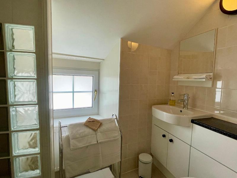 One-Bedroom House image 4