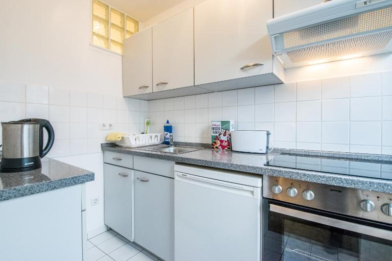One-Bedroom Apartment image 3