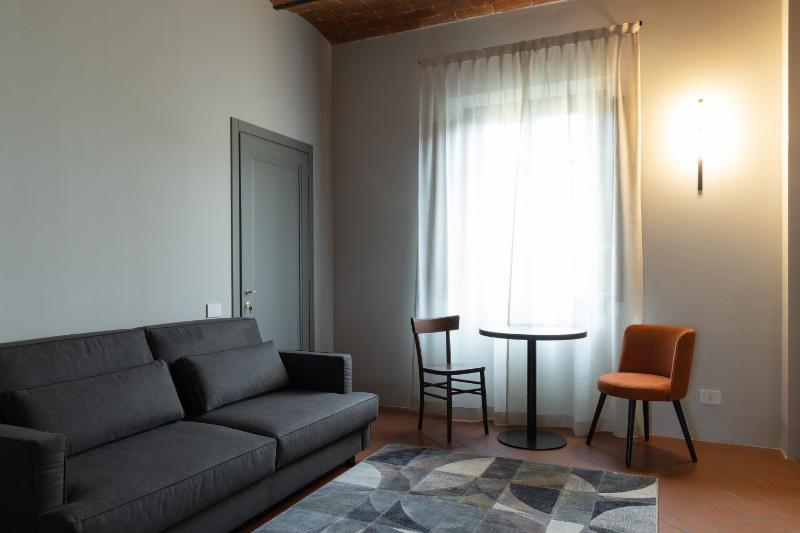 Studio with Sofa Bed image 1