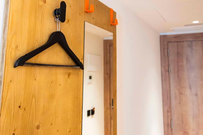 EasyHotel Barcelona La Sagrera - image 15