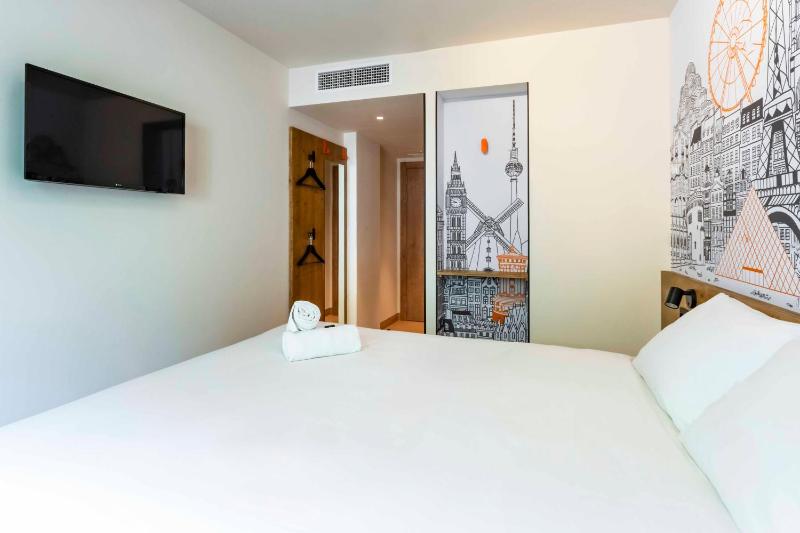 EasyHotel Barcelona La Sagrera - image 5