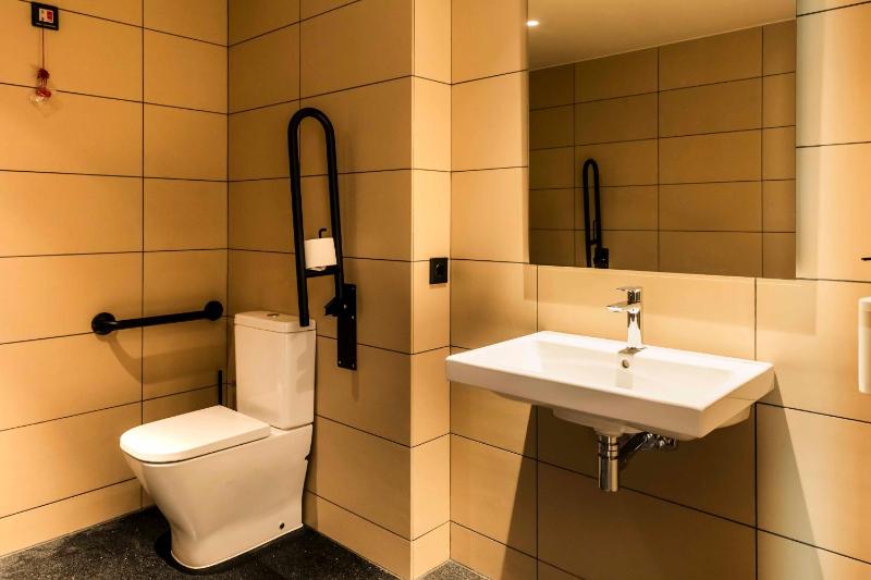 EasyHotel Barcelona La Sagrera - image 9