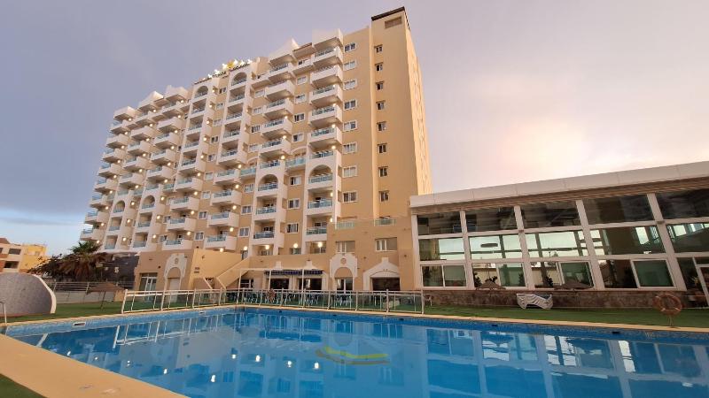 Apartment with Terrace and Sea View image 4