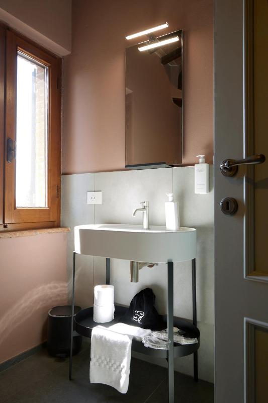 Suite with Garden View image 3