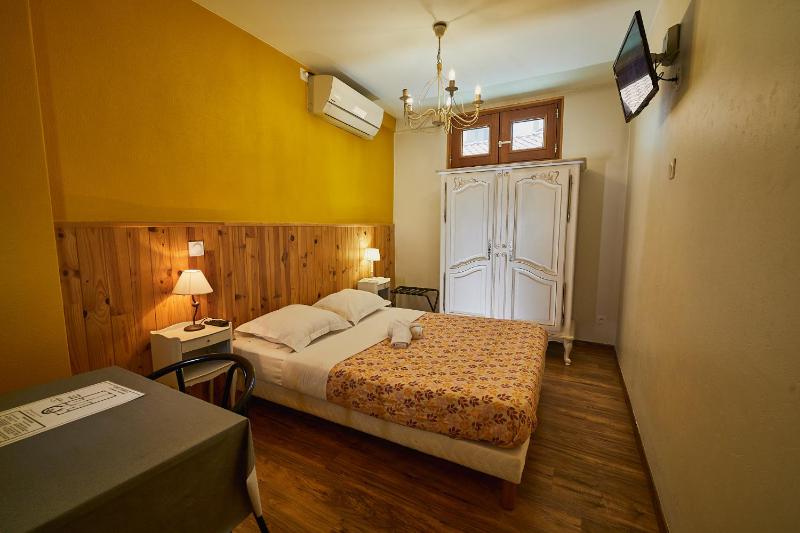 Standard Double Room image 4
