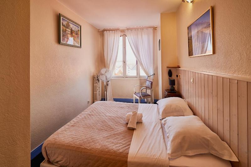 Double Room with Private Bathroom image 1