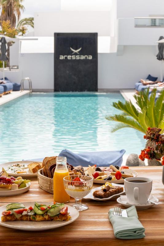 Double Room - Garden Level image 2