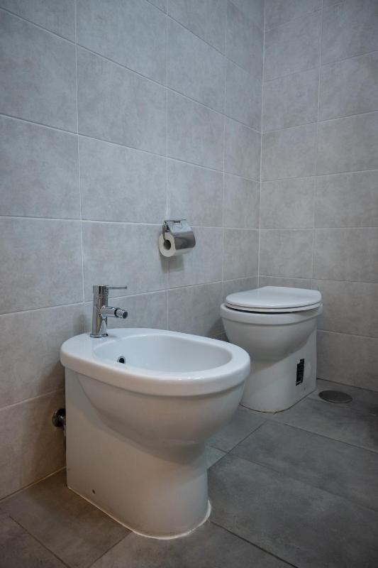 Single Room with Private Internal Bathroom image 4