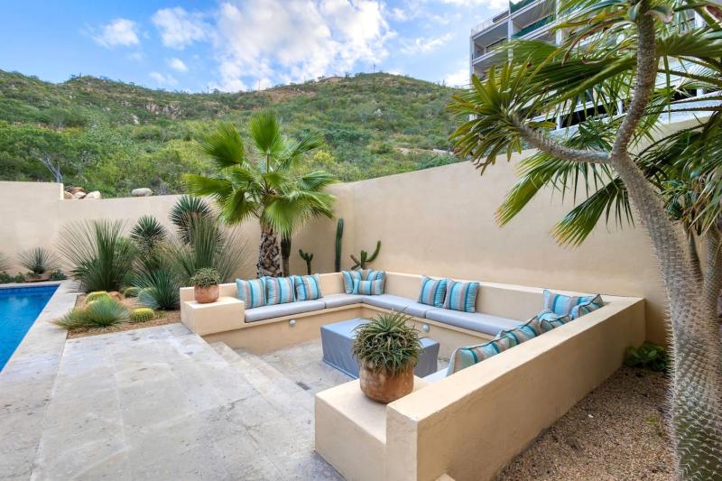 New 3 BD Condo with Pool and Gym - image 10