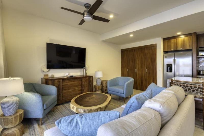 3BR Condo Partial Sea View shared Pool and Jacuzzi - image 3