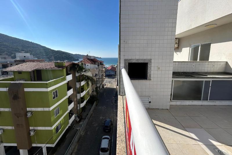 Cobertura com piscina e vista mar - image 7