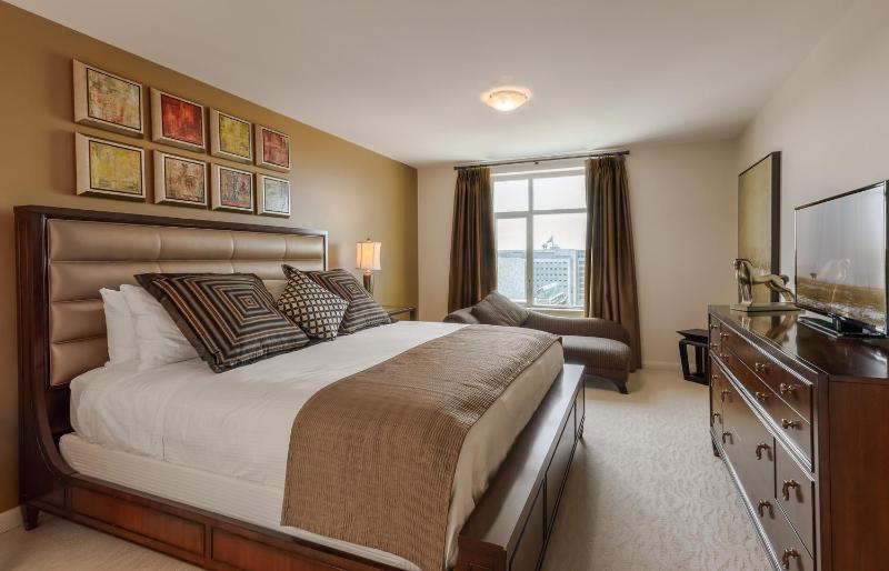 One-Bedroom Executive King Suite - Non-Smoking image 2