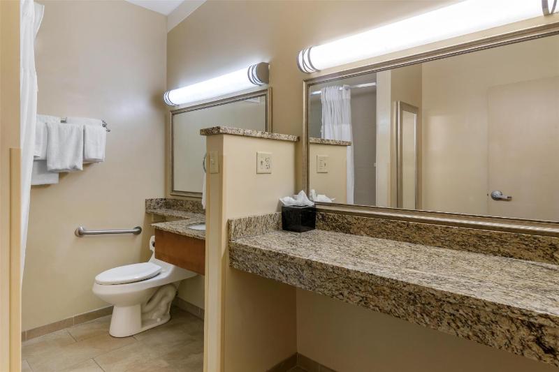 Best Western Charleston Inn - image 43