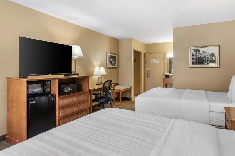 Best Western Charleston Inn - image 32