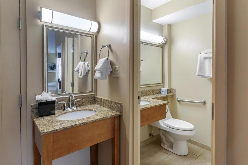 Best Western Charleston Inn - image 31