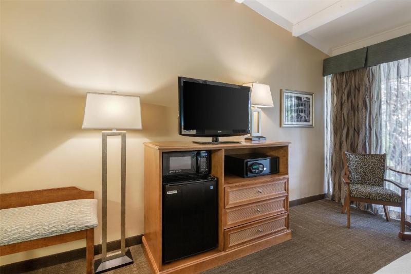 Best Western Charleston Inn - image 39