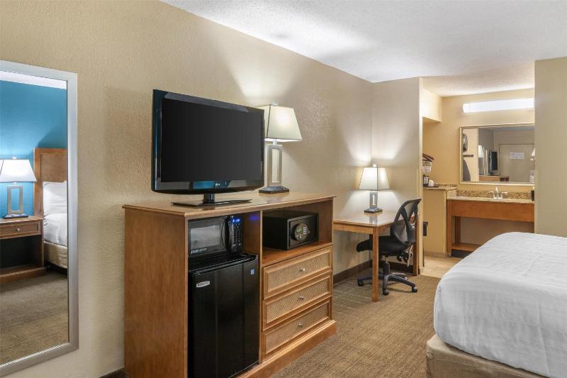 Best Western Charleston Inn - image 5