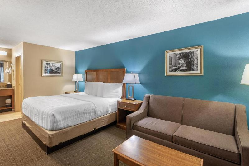 Best Western Charleston Inn - image 24