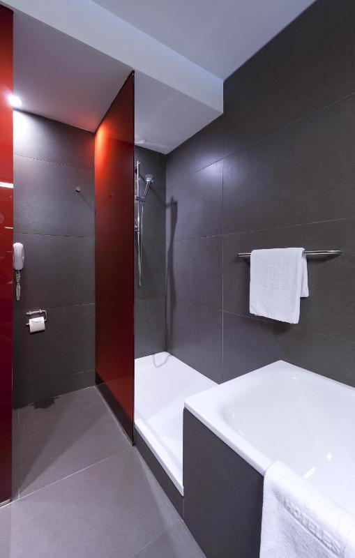 Superior Double or Twin Room with Extra Bed image 2