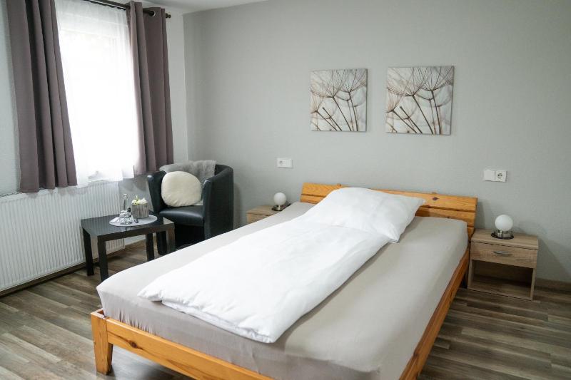 Single Room with Private Bathroom image 3