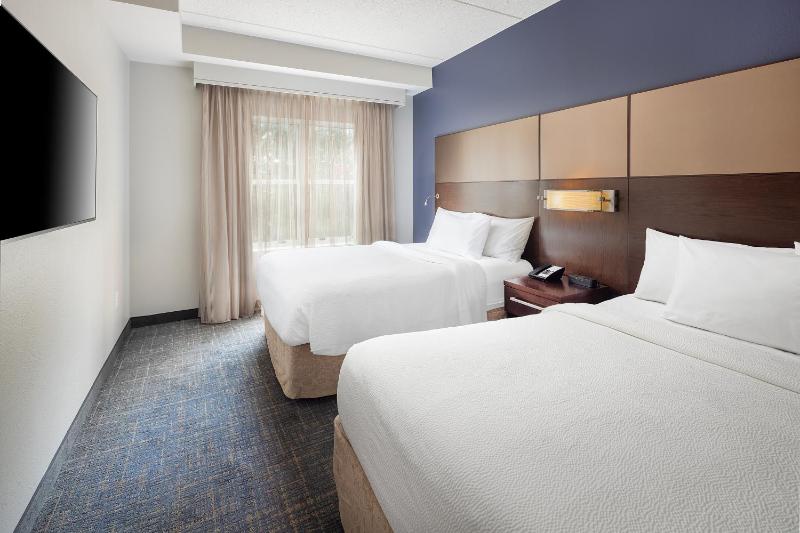 One-Bedroom Queen Suite with Two Queen Beds and Sofa Bed - Mobility and Hearing Accessible with Roll-in Shower image 3