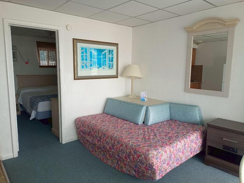Standard Double Room image 4