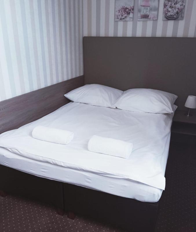 Double Room with Private Bathroom image 1