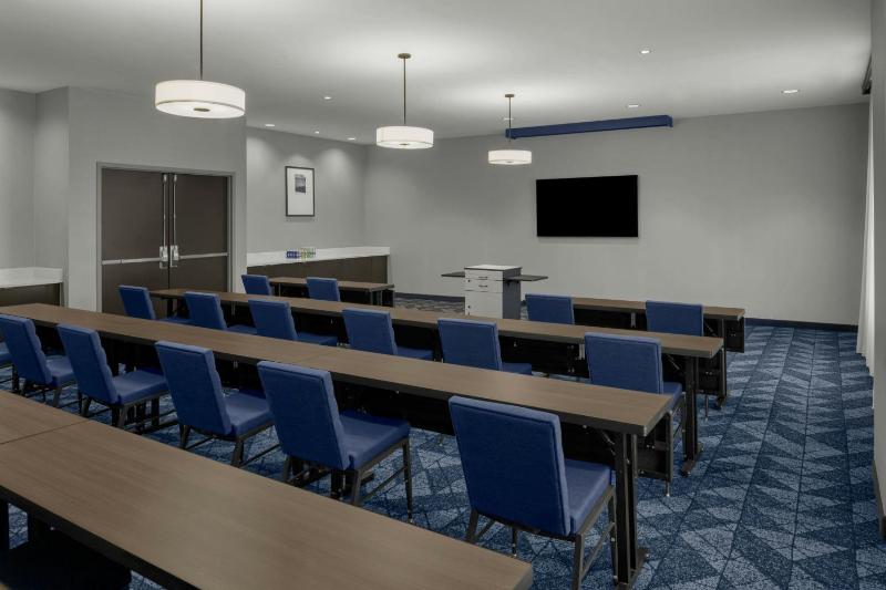 Courtyard by Marriott Pittsburgh Airport Settlers Ridge - image 12