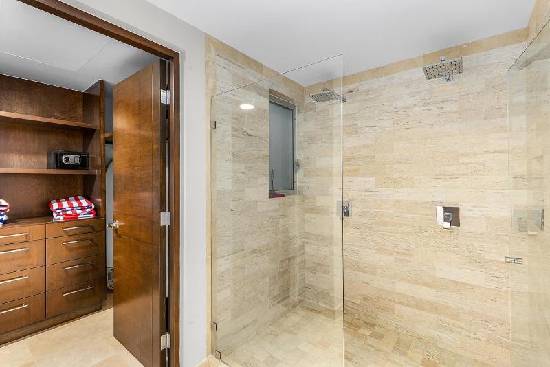 Cascadas Luxury Condo in Pedregal with Jacuzzi - image 8